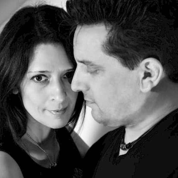 Preview image for blog post - Tennessee Twin - Interview with 'A Country Way of Life'