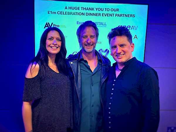 Preview image for blog post - Tennessee Twin - An evening at Epsom Downs with Chesney Hawkes!!