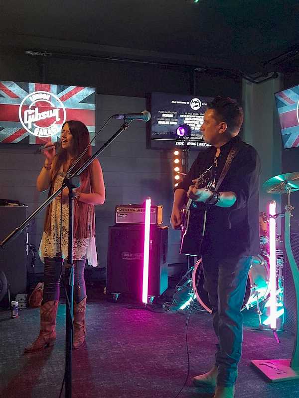 Preview image for blog post - Tennessee Twin - Yesterday at the Gibson Garage London!