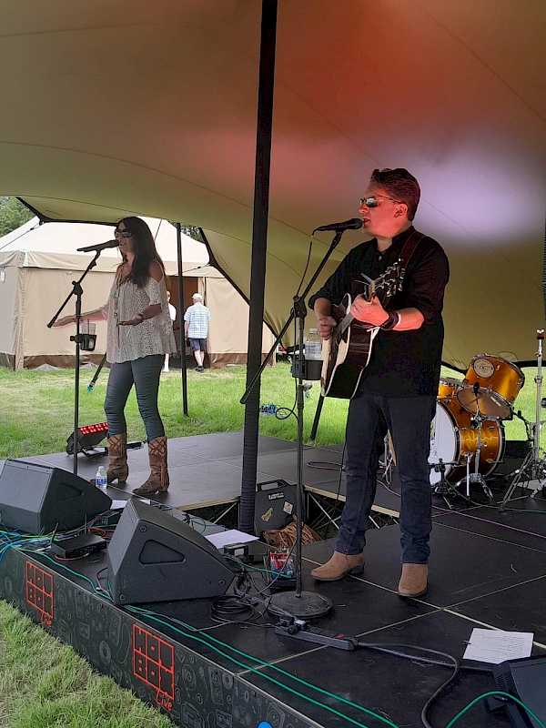 Preview image for blog post - Tennessee Twin - Wonderful day at WedFest!