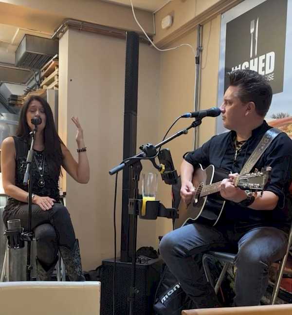 Preview image for blog post - Tennessee Twin - The Shed Smokehouse - what a lovely venue!